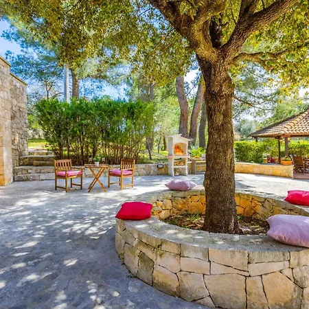 Trullo Lumise By